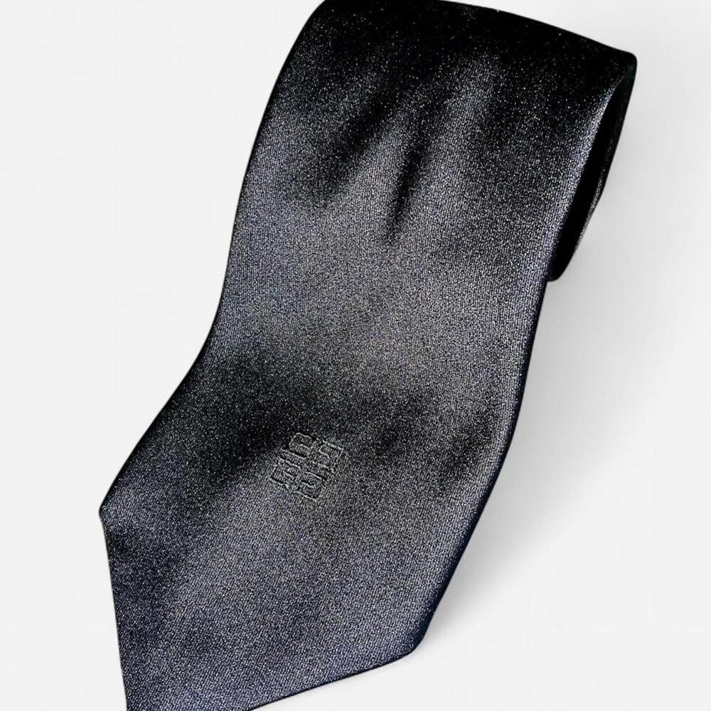 Givenchy Gentlemen Paris x Young Quinlan Vintage MENS Black Luxury Tie